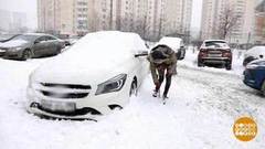 Откапываем машину. Доброе утро. Фрагмент