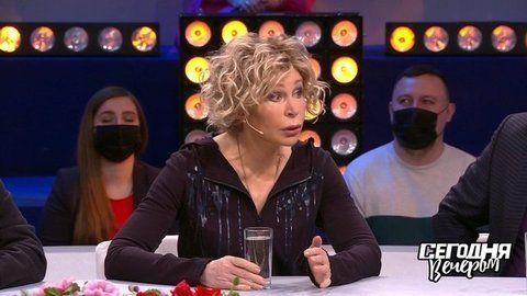«Пошли люди в рогах, с носами. Я спрашиваю: «А наши где?»». Театральная байка от Татьяны Васильевой. Сегодня вечером. Фрагмент
