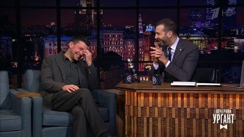 Актер Даниил Страхов о сериале "Курорт цвета хаки". Вечерний Ургант