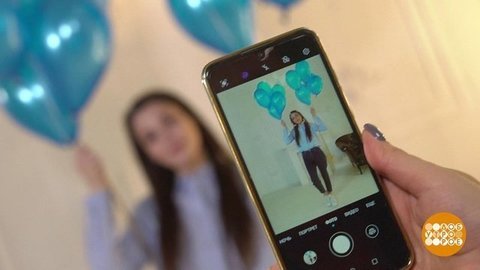 Крылатые качели летят, летят, летят... Доброе утро. Фрагмент