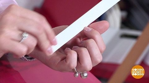 Хитрости ухода за ногтями. Доброе утро. Фрагмент