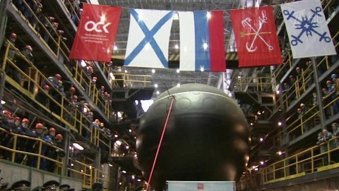 Подлодку «Магадан» торжественно спустили на воду в Санкт-Петербурге