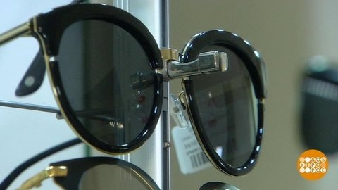 Солнцезащитные очки — когда и зачем? Доброе утро. Фрагмент