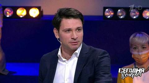 Антон Хабаров: «Роли, которые мы играем, помогают избавиться от комплексов». Сегодня вечером. Фрагмент
