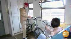 С велосипедом в электричке. Доброе утро. Фрагмент