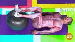 Лечим боль за одну минуту: упражнения от боли в верхней наружной части бедер. Жить здорово! Фрагмент