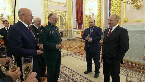 Владимир Путин провел встречу в Кремле с разработчиками российской вакцины от коронавируса
