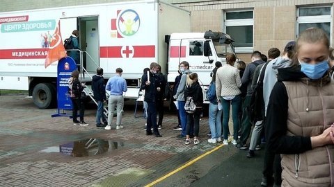 Прививка от коронавируса остается самым надежным способом обезопасить себя и близких от опасного заболевания