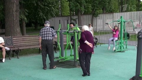 В Москве далеко не все соблюдают антиковидные меры после введения новых вынужденных ограничений