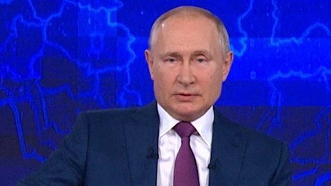 «Мы постараемся сделать так, чтобы ни один вопрос не остался незамеченным». Фрагмент Прямой линии 2021
