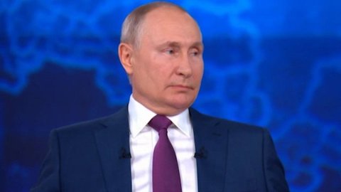 «Вакцинация имеет смысл», — Владимир Путин о защите от коронавируса. Фрагмент Прямой линии 2021