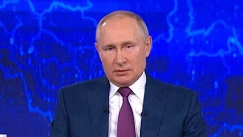 «Если есть медицинский отвод, то требовать обязательной вакцинации никто не имеет права». Фрагмент Прямой линии 2021
