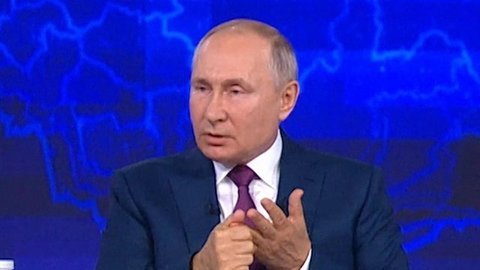«Я считаю, что украинцы и русские – это один народ», – Владимир Путин об отношениях с Украиной. Фрагмент Прямой линии 2021