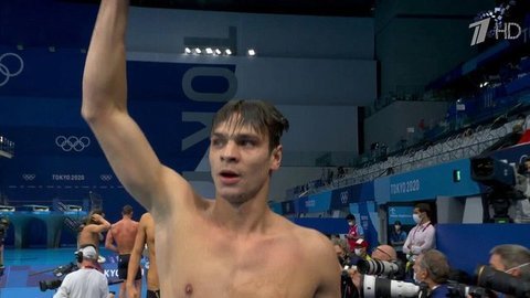 Евгений Рылов принес российской сборной золотую медаль в плавании на 100 метров на спине