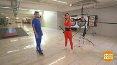 Екатерина Боброва стреляет из лука. Доброе утро. Фрагмент