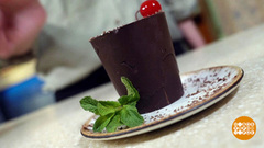 Шоколадный коктейль в шоколадном стакане. Доброе утро. Фрагмент