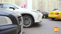 Лавируем в узком дворе. Доброе утро. Фрагмент