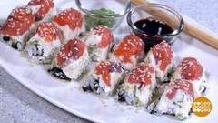 Суши в формочке для льда. Доброе утро. Фрагмент