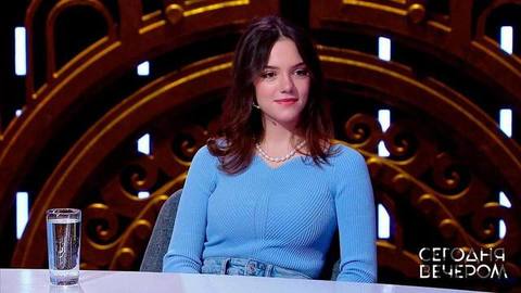 «Я думаю, это от особой любви!» Евгения Медведева о поклонниках, пельменях и поцелуе с Даней Милохиным. Сегодня вечером. Фрагмент