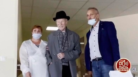 «У него потемнело в глазах, он упал», – директор Ивана Краско о состоянии актера. Пусть говорят. Фрагмент