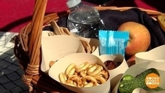 Собираем корзину для пикника. Доброе утро. Фрагмент