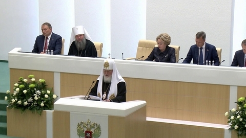 Из происходящего на Украине следует извлечь правильные уроки, отметил патриарх Кирилл