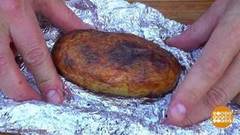 Картошка на углях с грибной начинкой. Доброе утро. Фрагмент