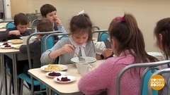 Школьное питание. Чем их там кормят? Доброе утро. Фрагмент