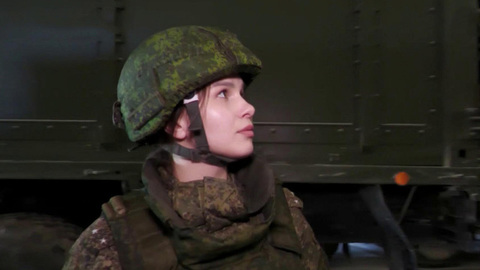 Тыловые подразделения снабжают всем необходимым военнослужащих на передовой