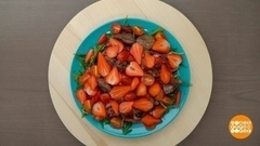 Теплый салат с клубникой от Марии Суровой. Доброе утро. Фрагмент