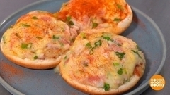 Фаршированная булочка на завтрак. Доброе утро. Фрагмент