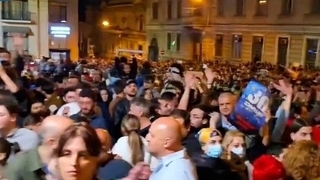 В Грузии на ночном митинге против закона об иноагентах произошли стычки с полицией