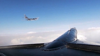 Экипажи самолетов Ту-95МС выполнили плановый полет над нейтральными водами Берингова моря