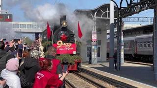 В Хабаровске торжественно встретили «Поезд Победы»