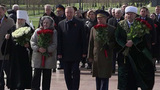 Память погибших в годы Великой Отечественной почтили на Пискаревском кладбище в Петербурге