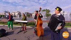 Квартет «StradiВаленки» — «Выйду на улицу». Праздничный канал. Фрагмент