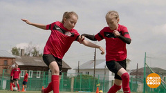 Большой футбол в маленьком дворе. Доброе утро. Фрагмент