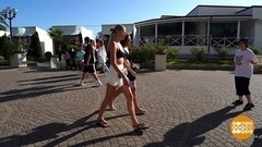 Курортный дресс-код: где заканчивается пляж? Доброе утро. Фрагмент