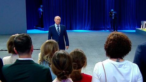 Президент высоко оценил работу организаторов и сотрудников выставки «Россия» на ВДНХ