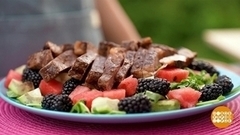 Стейк + салат = обед по-летнему. Доброе утро. Суббота. Фрагмент