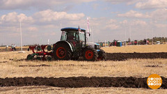 Гонки с препятствиями... на тракторах. Доброе утро. Фрагмент