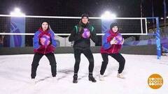 Сначала разминка, потом — волейбол! На снегу… Доброе утро. Фрагмент