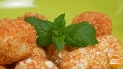 Готовим творожные клецки к завтраку. Доброе утро. Фрагмент