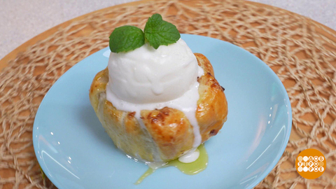 Готовим яблоко в тесте с мороженым. Доброе утро. Фрагмент