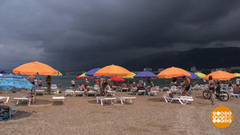 Прилетели на курорт, а там — форс-мажор… Доброе утро. Фрагмент