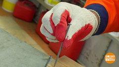 Алексей Бояджи забивает гвозди. Бережно... Доброе утро. Фрагмент