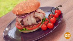 Готовим бургер с ананасом и беконом. Доброе утро. Фрагмент