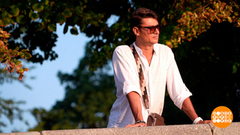 Холостяк желает познакомиться. И жениться! Доброе утро. Фрагмент