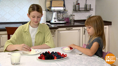 Завтрак школьника: творожки и йогурты. Доброе утро. Фрагмент