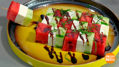 Освежающее канапе: сыр, арбуз и огурец! Доброе утро. Фрагмент